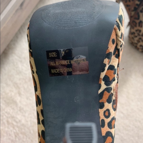 Cheetah print heels - Picture 2 of 4